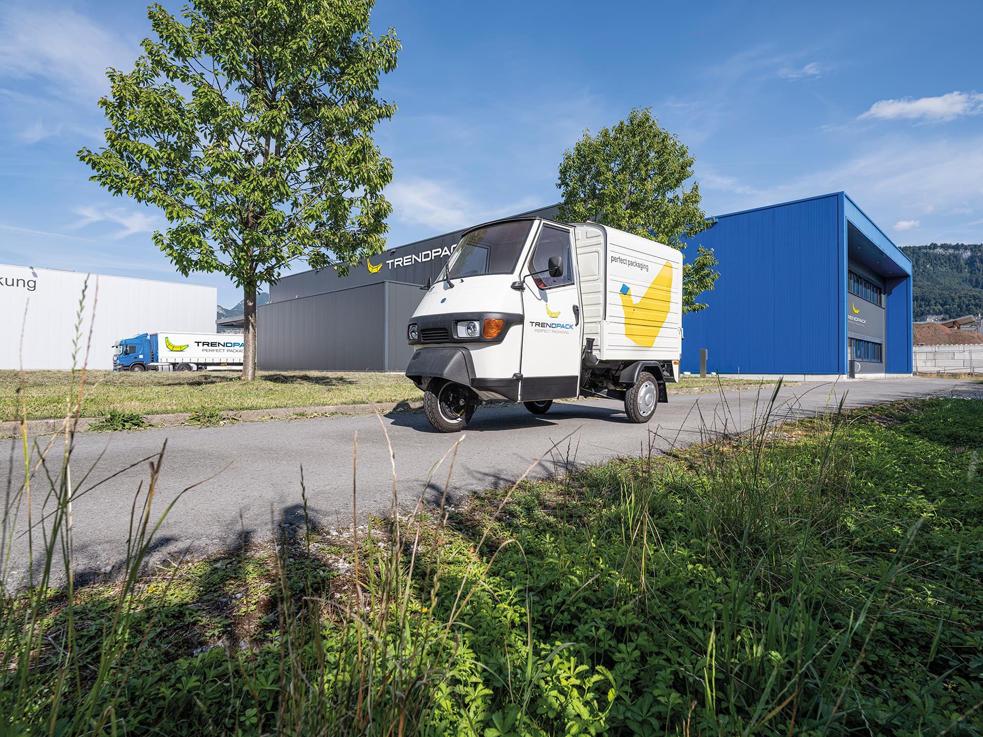 Trendpack Gebäude mit LKW
